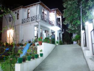 Hotel Maya Regency Bhīm Tāl Kültér fotó