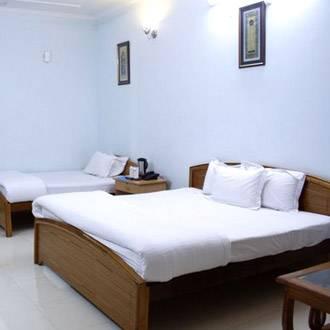 Hotel Maya Regency Bhīm Tāl Kültér fotó
